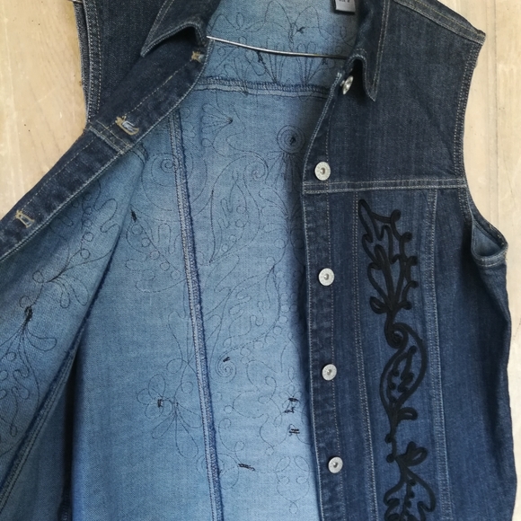 Denim Embroidered Vest - Picture 4 of 6